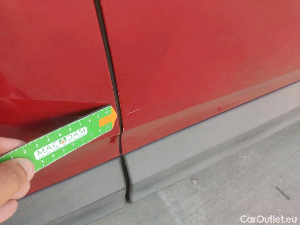  Opel   Grandland X OPEL / 2017 / 5P / todoterreno 1.2 Turbo Ultimate Auto #8