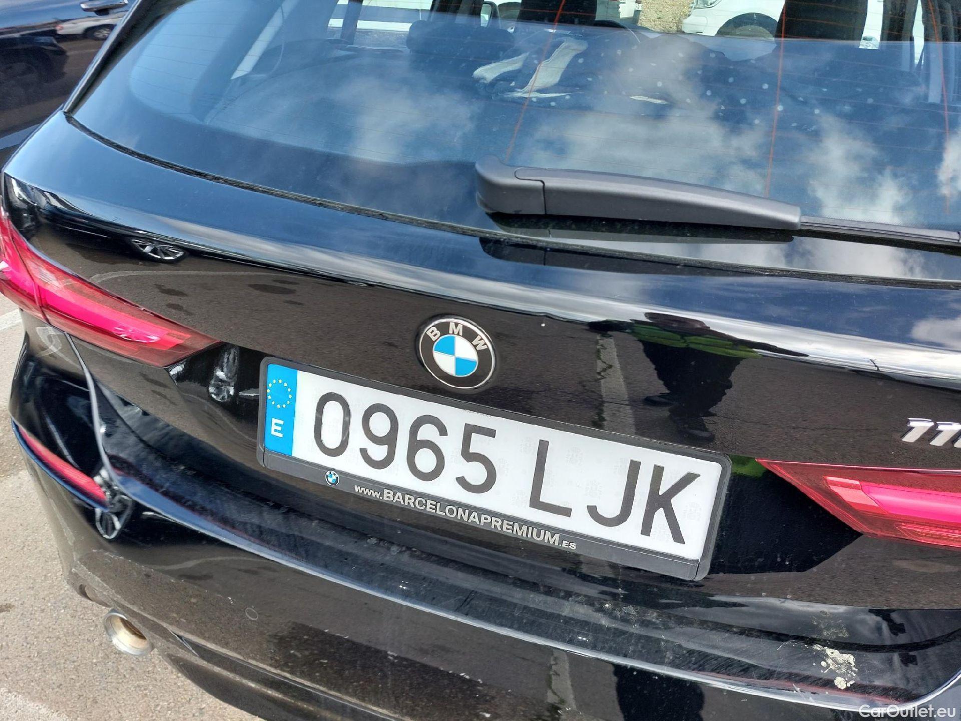  Bmw  Serie 1 BMW  / 2019 / 5P / berlina con portón 118i #25