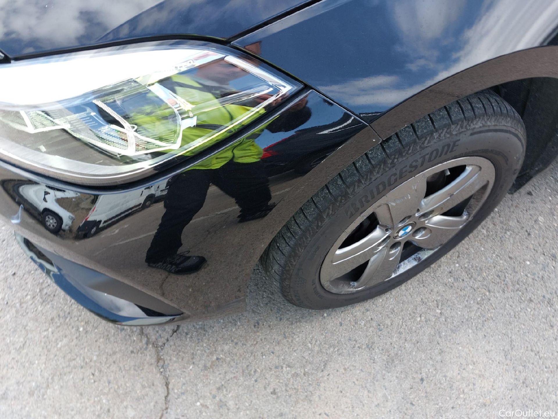  Bmw  Serie 1 BMW  / 2019 / 5P / berlina con portón 118i #5