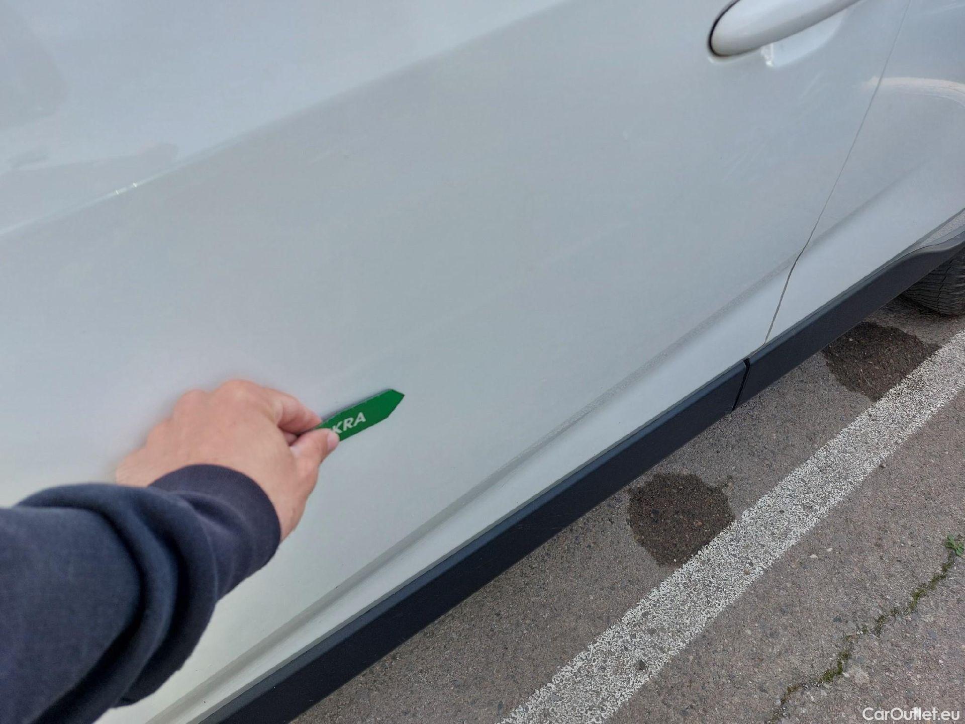  Toyota  RAV4 TOYOTA  / 2018 / 5P / todoterreno 2.5l 220H Advance 4WD #8