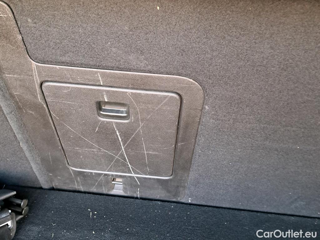  Volvo  XC60 VOLVO  / 2017 / 5P / todoterreno 2.0 B4 D AWD Momentum Pro Auto #2