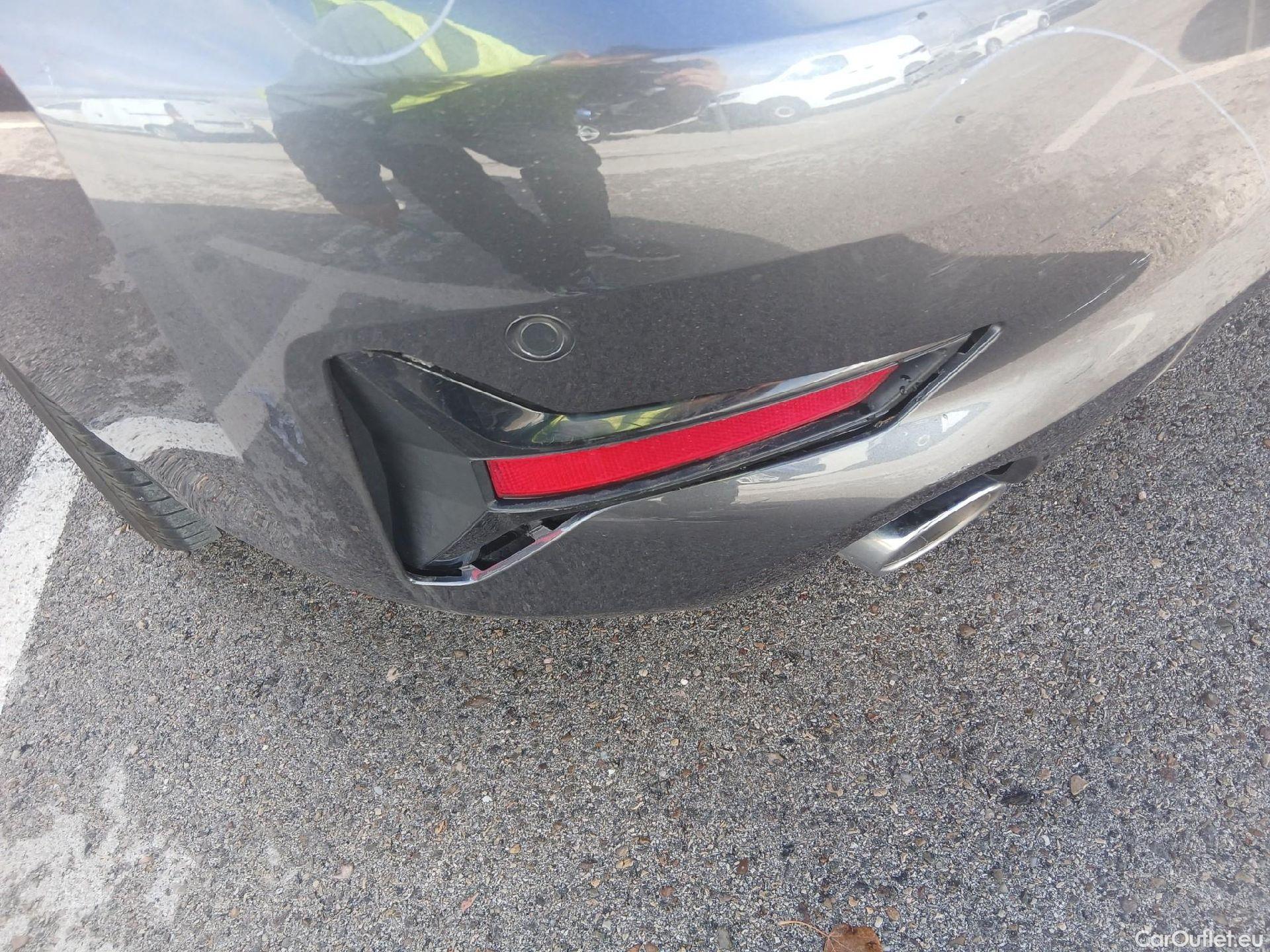  Bmw  Serie 3 BMW  / 2018 / 4P / sedán 318d Auto. #18