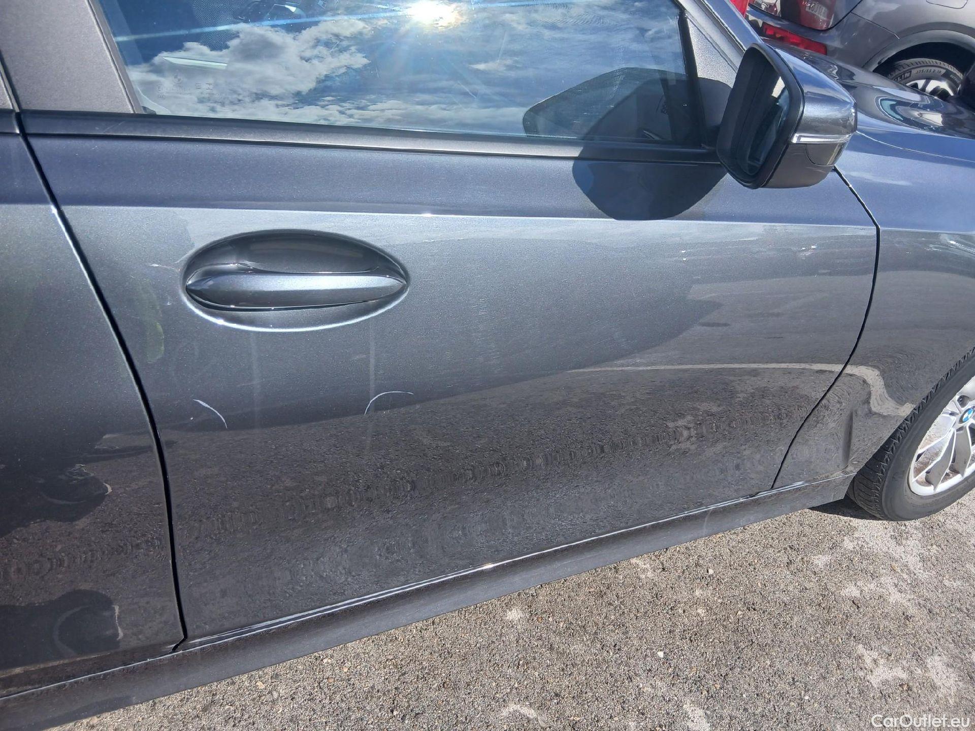  Bmw  Serie 3 BMW  / 2018 / 4P / sedán 318d Auto. #27