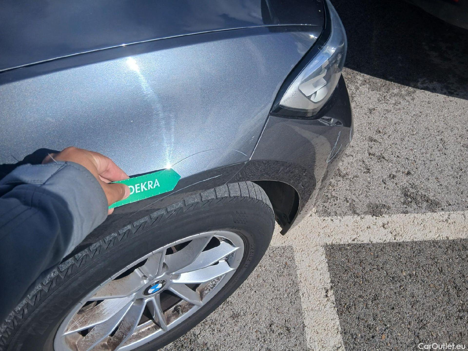  Bmw  Serie 3 BMW  / 2018 / 4P / sedán 318d Auto. #29