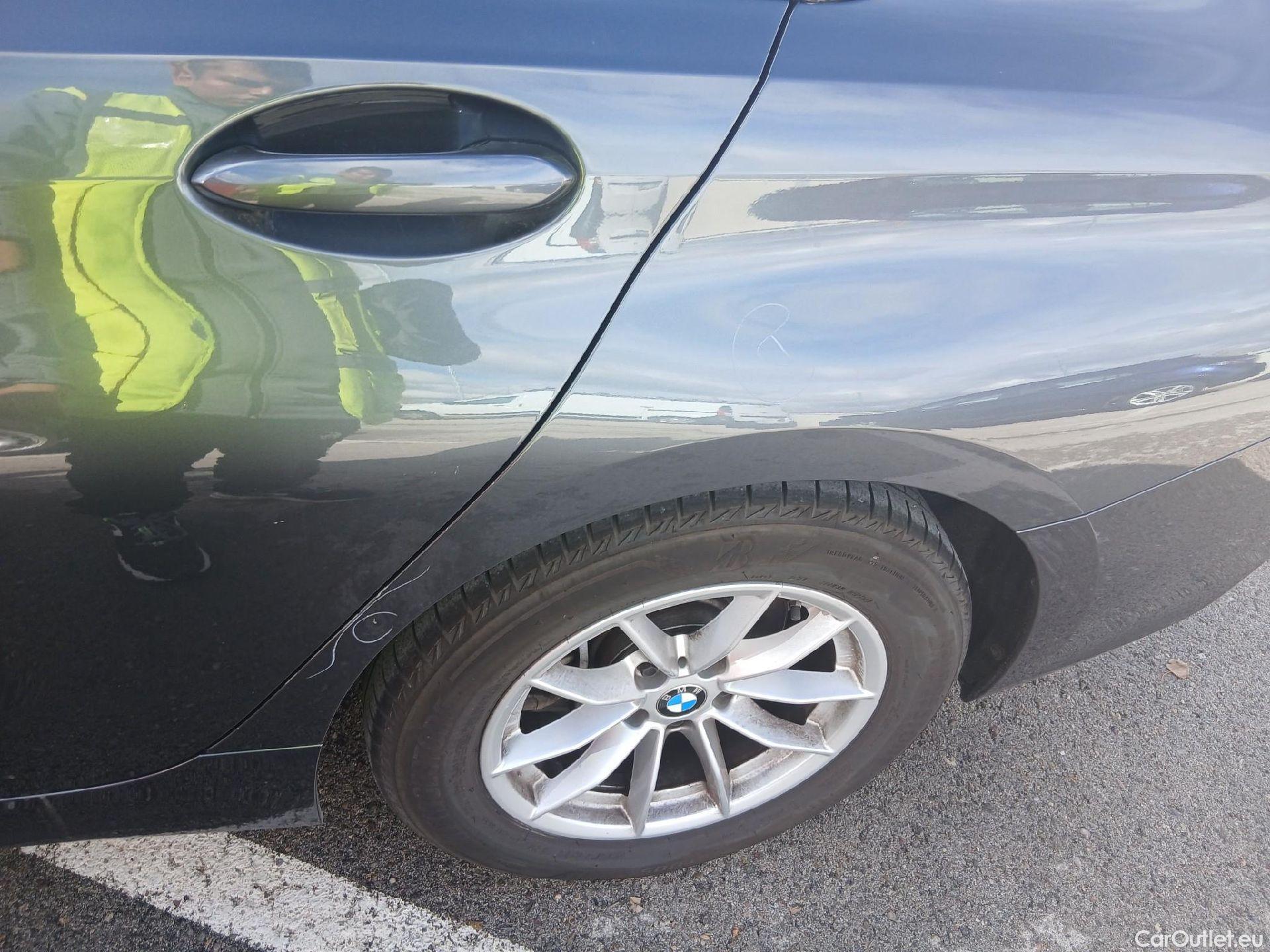  Bmw  Serie 3 BMW  / 2018 / 4P / sedán 318d Auto. #14