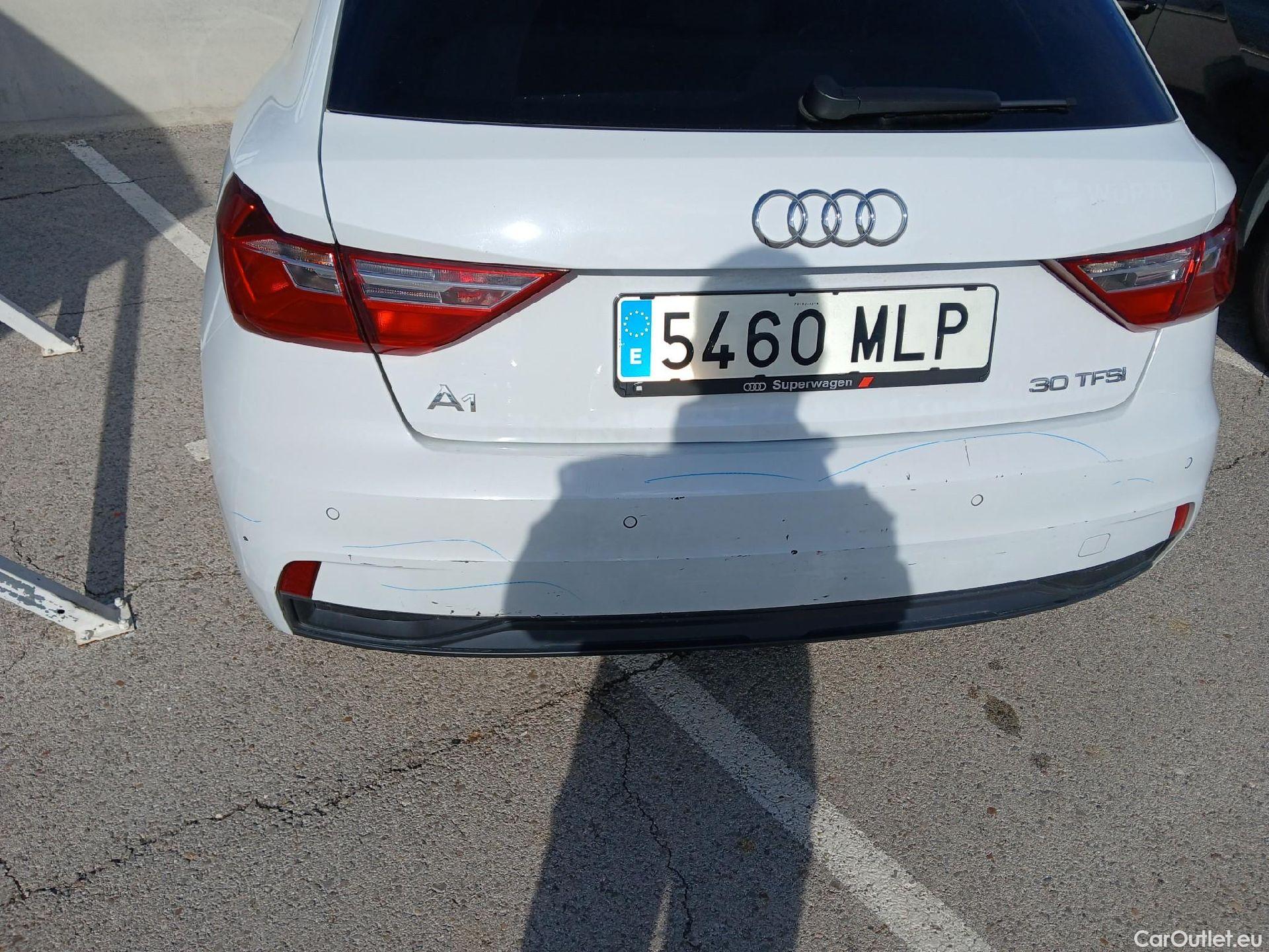  Audi  A1 Sportback AUDI A1 / 2018 / 5P / berlina con portón Sportback Advanced 30 TFSI 81kW (110CV) #8