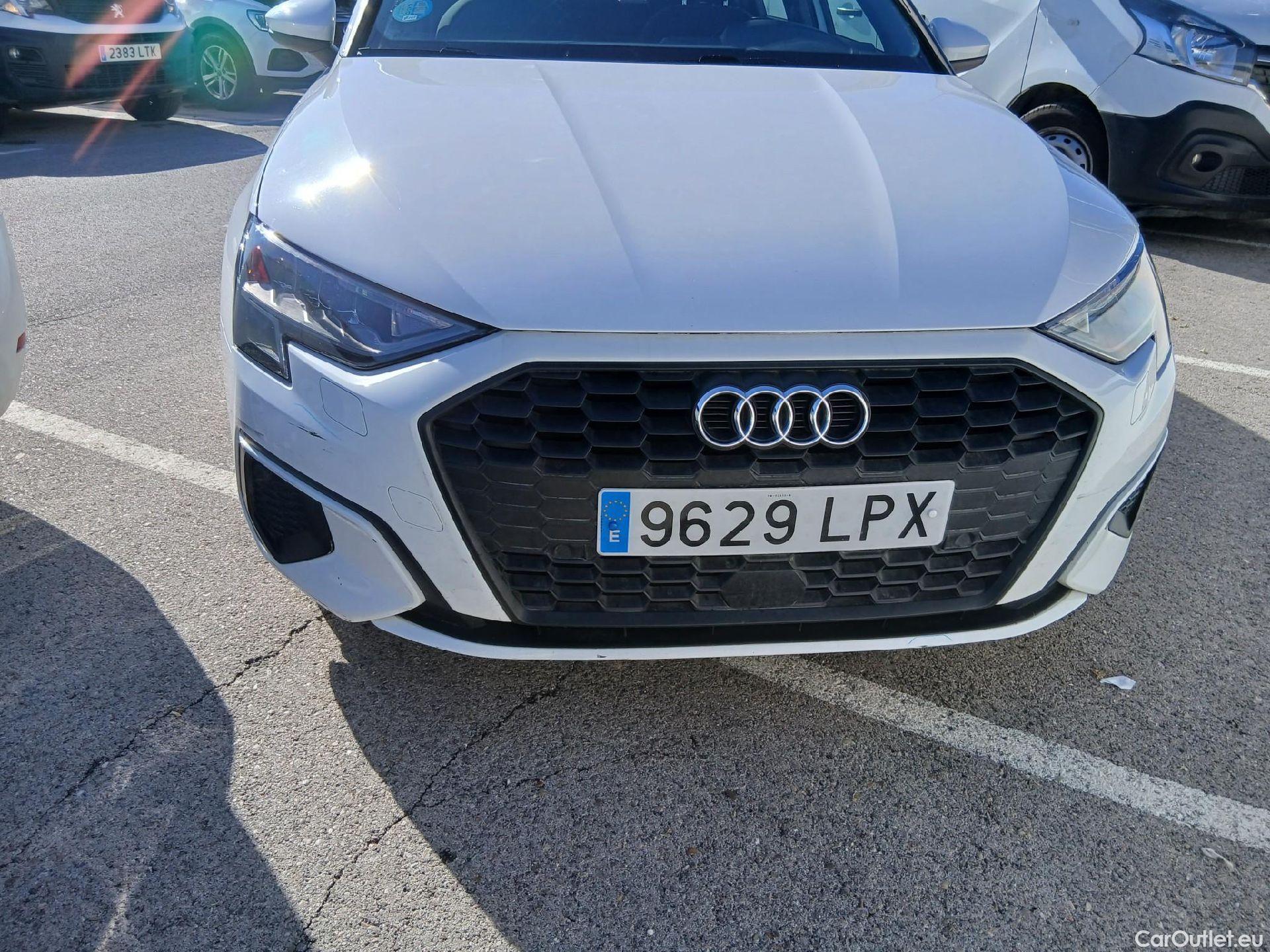  Audi  A3 AUDI  / 2020 / 5P / berlina con portón Sportback 30 TFSI 81kW (110CV) S tronic #2