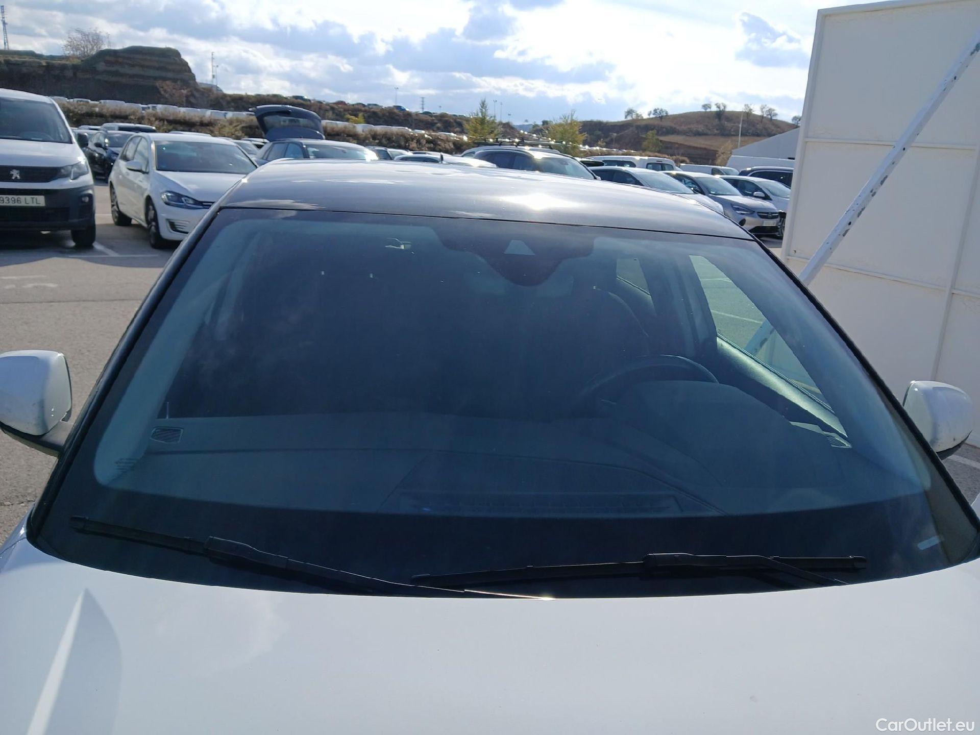  Audi  A1 Sportback AUDI A1 / 2018 / 5P / berlina con portón Sportback Advanced 30 TFSI 81kW (110CV) #5