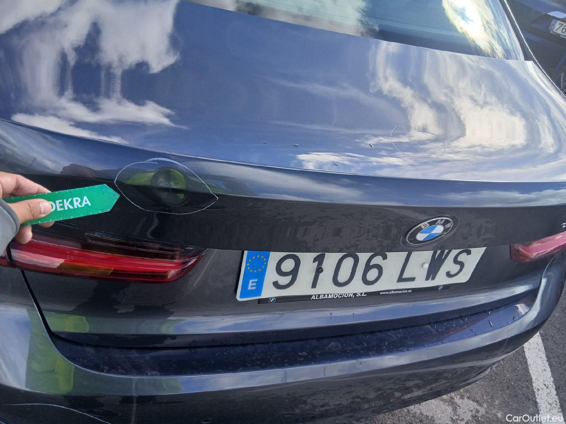  Bmw  Serie 3 BMW  / 2018 / 4P / sedán 318d Auto. #21