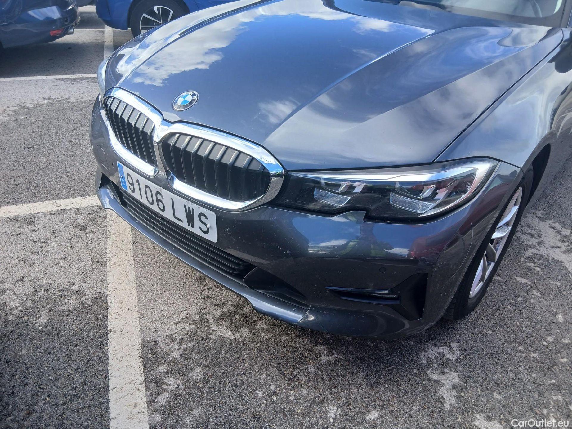  Bmw  Serie 3 BMW  / 2018 / 4P / sedán 318d Auto. #3