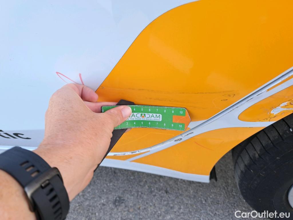  KIA  Cee'd KIA Ceed / 2018 / 5P / berlina con portón 1.6 MHEV iMT 100kW (136CV) Drive #12