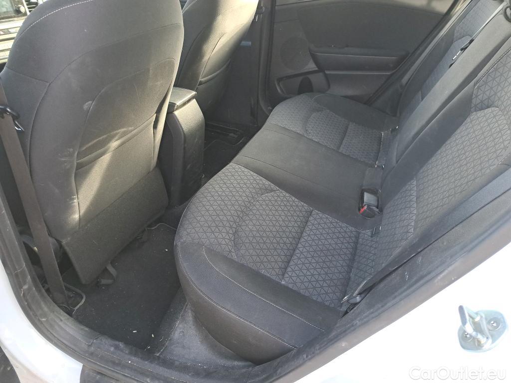  KIA  Cee'd KIA Ceed / 2018 / 5P / berlina con portón 1.6 MHEV iMT 100kW (136CV) Drive #26