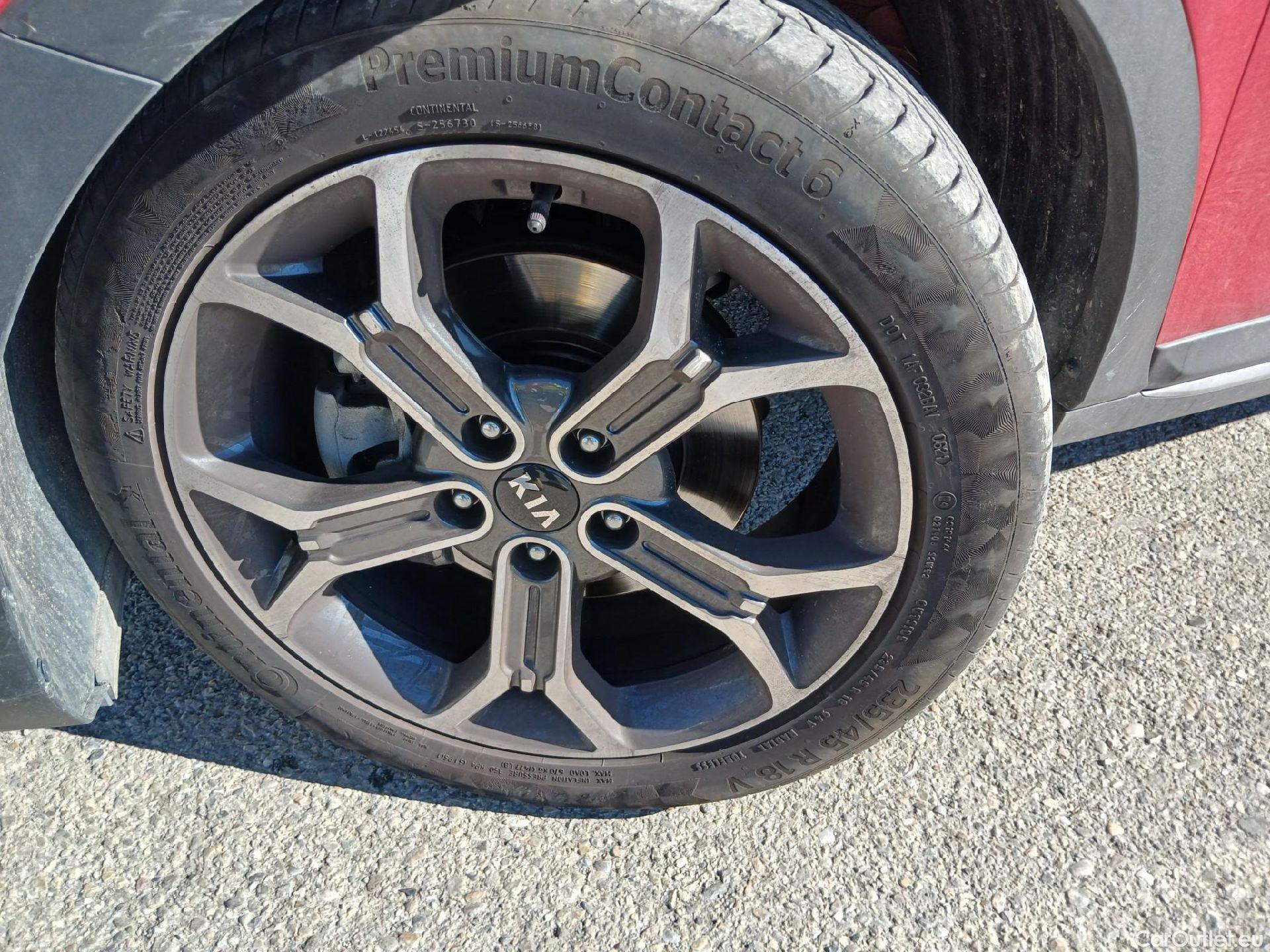  KIA  XCeed KIA  / 2019 / 5P / todoterreno 1.5 MHEV Tech 118kW (160CV) DCT #16