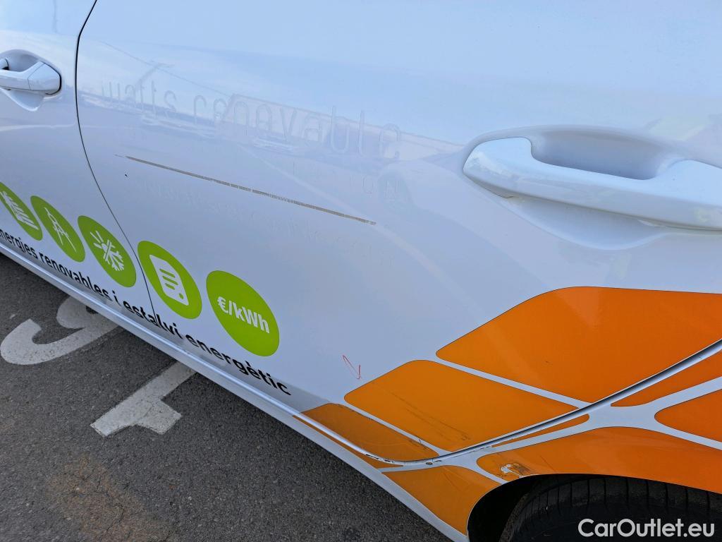  KIA  Cee'd KIA Ceed / 2018 / 5P / berlina con portón 1.6 MHEV iMT 100kW (136CV) Drive #11