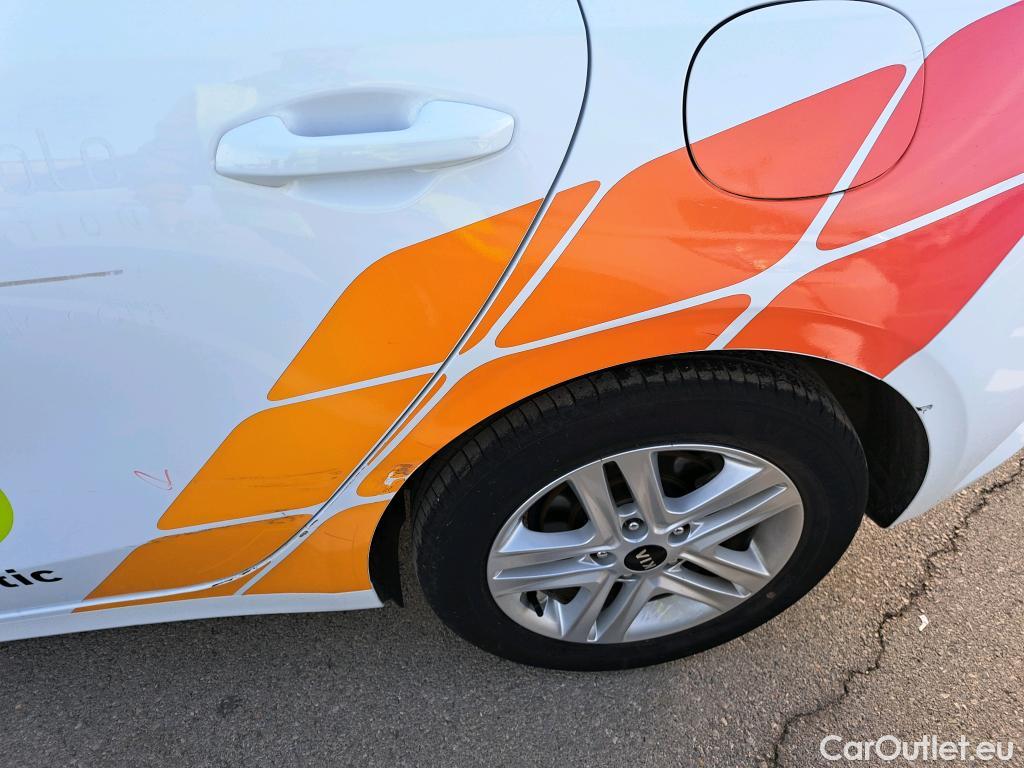  KIA  Cee'd KIA Ceed / 2018 / 5P / berlina con portón 1.6 MHEV iMT 100kW (136CV) Drive #15