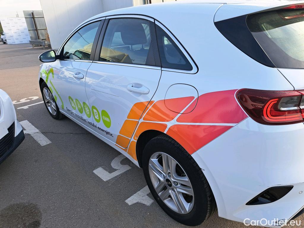  KIA  Cee'd KIA Ceed / 2018 / 5P / berlina con portón 1.6 MHEV iMT 100kW (136CV) Drive #21