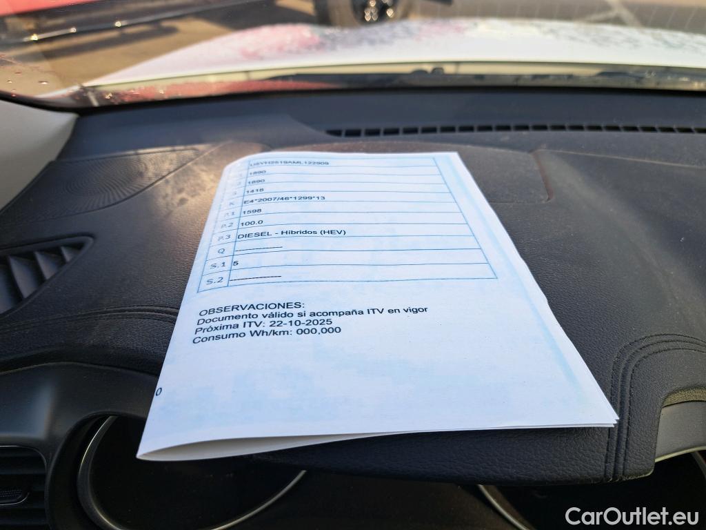  KIA  Cee'd KIA Ceed / 2018 / 5P / berlina con portón 1.6 MHEV iMT 100kW (136CV) Drive #28