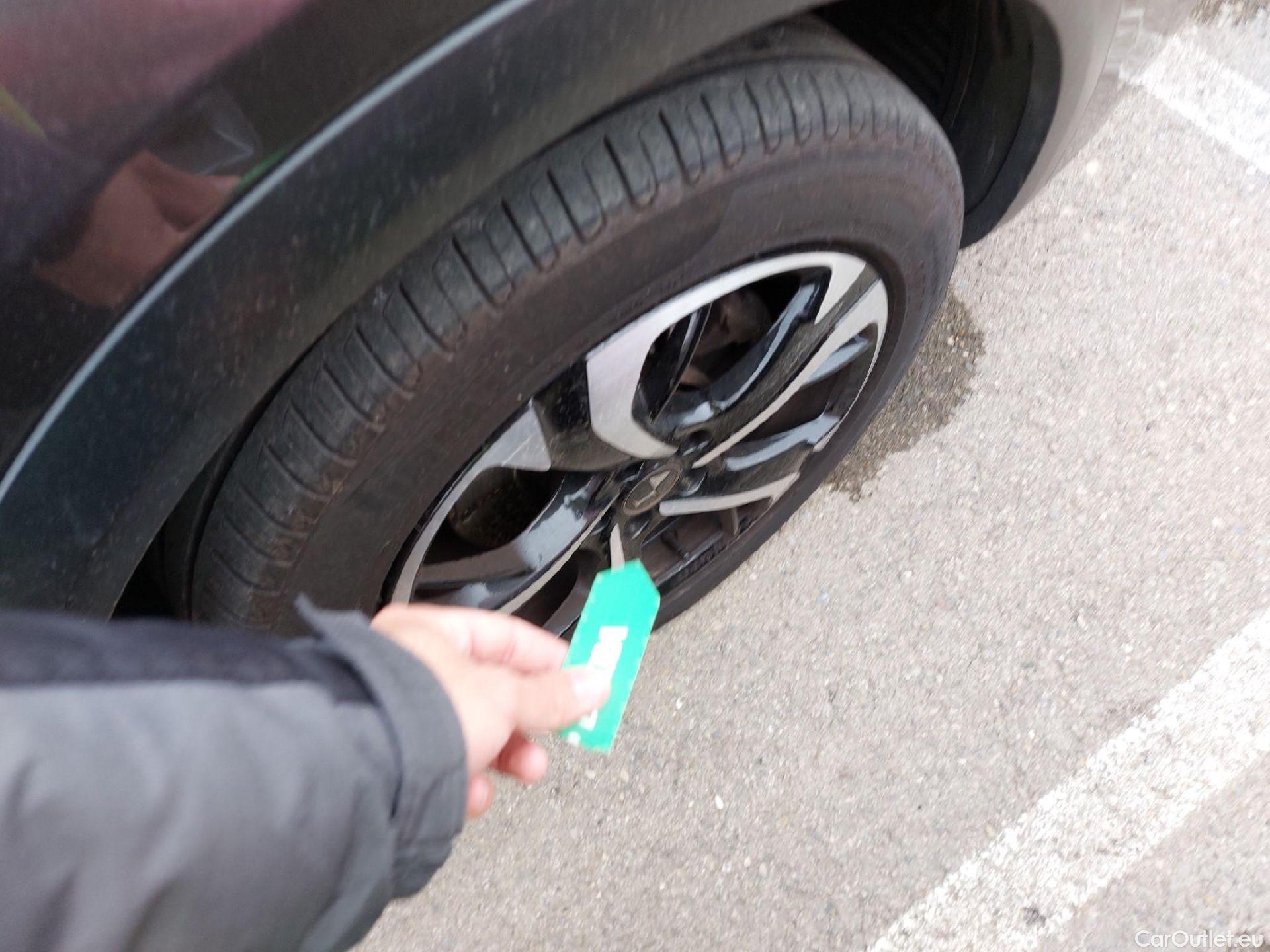  DS  DS7 DS DS 7 Crossback / 2017 / 5P / todoterreno BlueHDi DE 96kW (130CV) Auto. CHIC (AC) #21