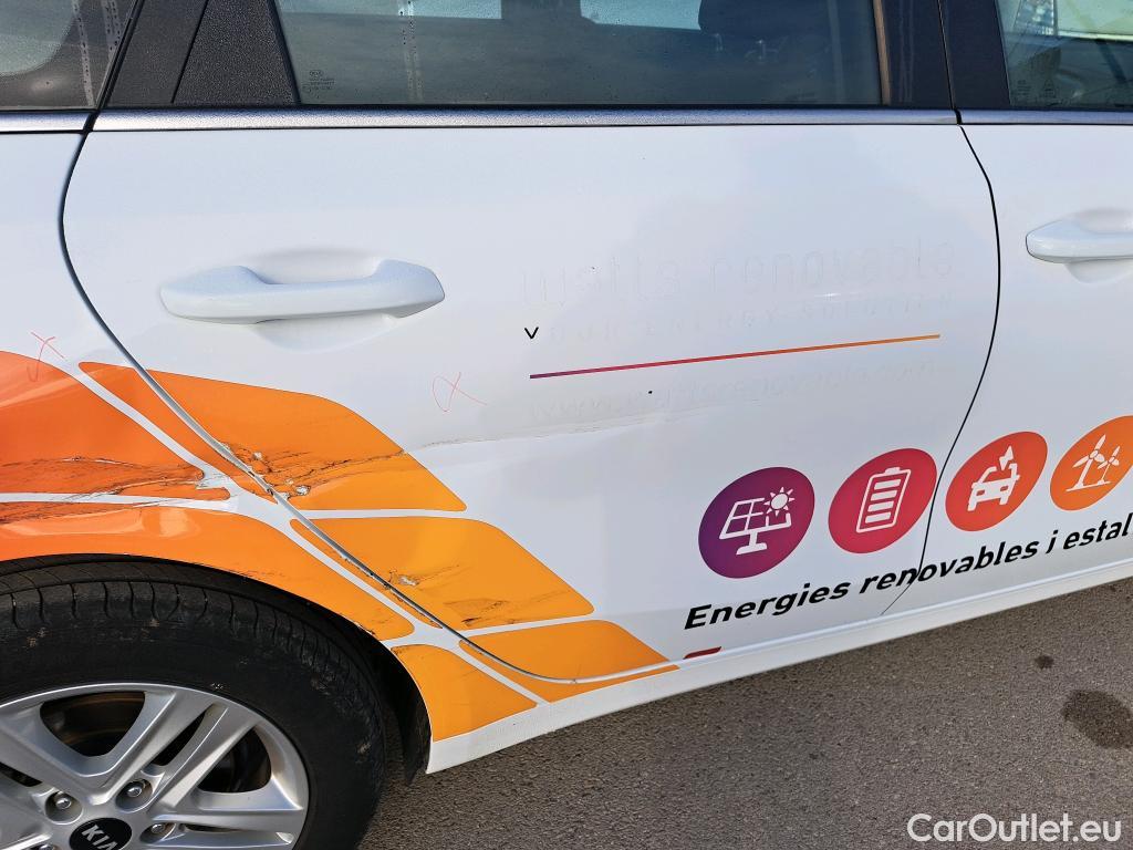  KIA  Cee'd KIA Ceed / 2018 / 5P / berlina con portón 1.6 MHEV iMT 100kW (136CV) Drive #3