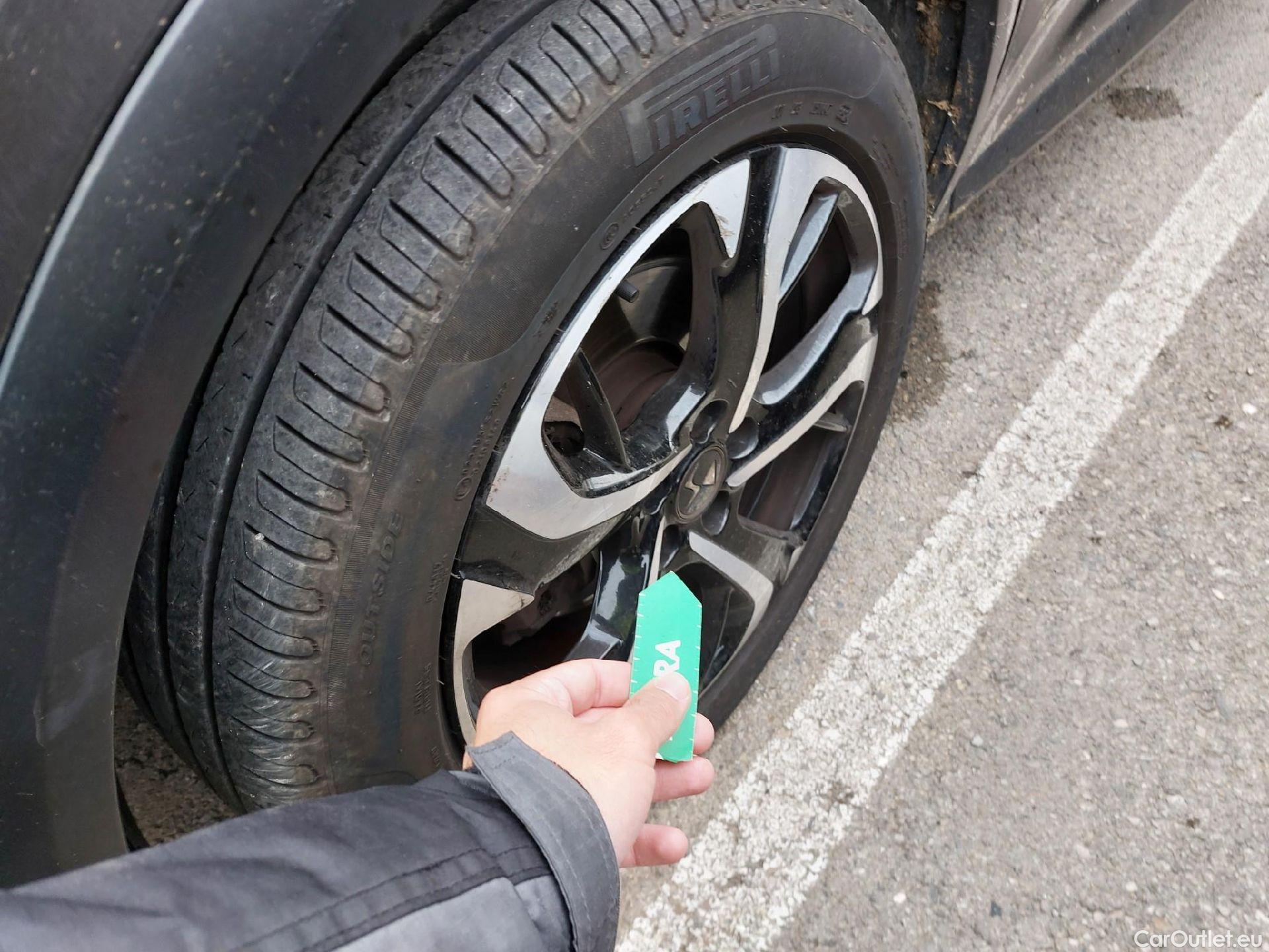  DS  DS7 DS DS 7 Crossback / 2017 / 5P / todoterreno BlueHDi DE 96kW (130CV) Auto. CHIC (AC) #7