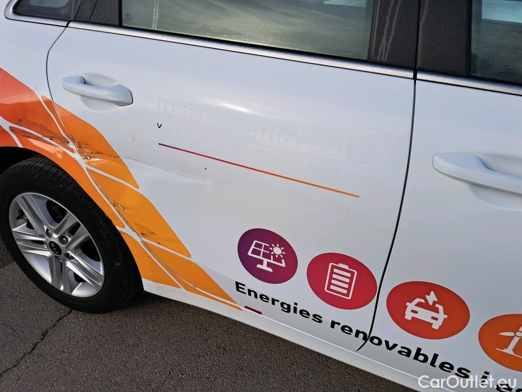  KIA  Cee'd KIA Ceed / 2018 / 5P / berlina con portón 1.6 MHEV iMT 100kW (136CV) Drive #4