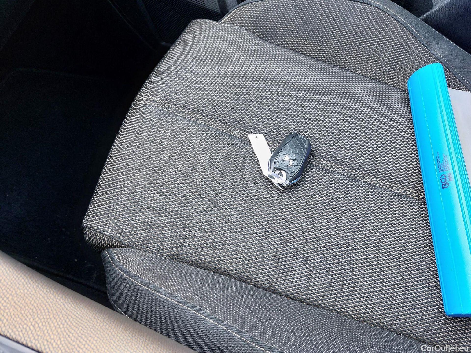  DS  DS7 DS DS 7 Crossback / 2017 / 5P / todoterreno BlueHDi DE 96kW (130CV) Auto. CHIC (AC) #1