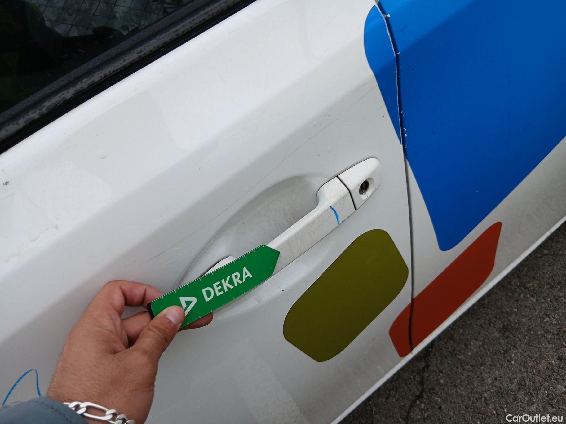  Toyota  Auris TOYOTA  / 2015 / 5P / berlina con portón 1.8 140H Hybrid Business #14