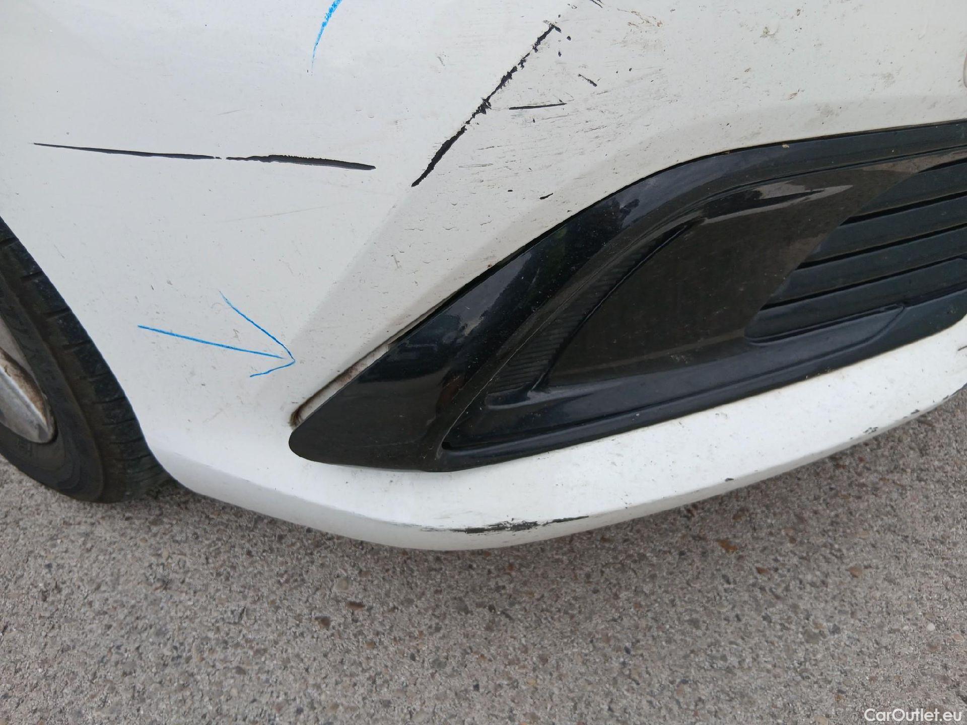  Toyota  Auris TOYOTA  / 2015 / 5P / berlina con portón 1.8 140H Hybrid Business #5