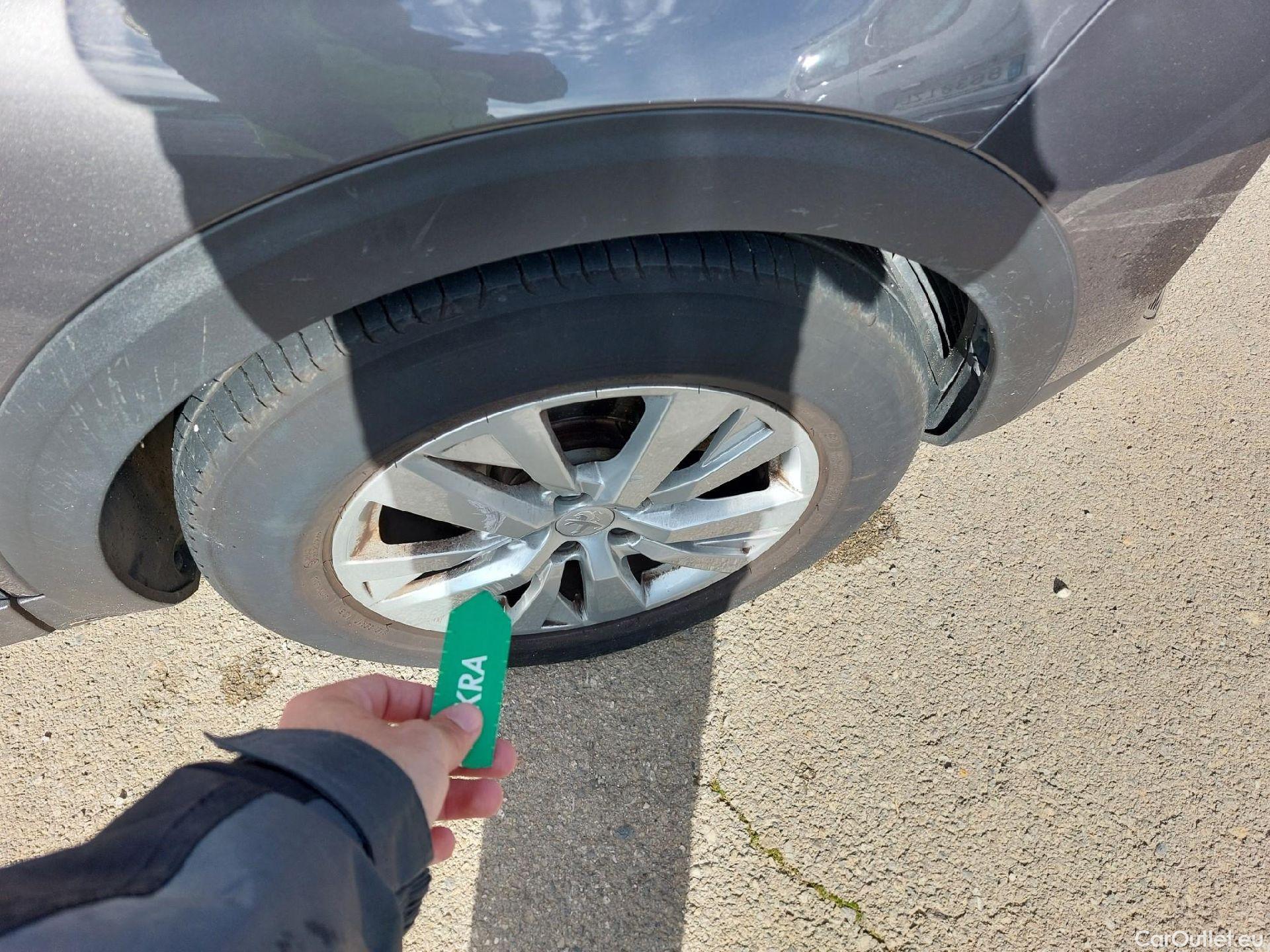  Peugeot  3008 PEUGEOT  / 2020 / 5P / todoterreno 1.5 BlueHDi 96kW (130CV) S&S Active Pack #16