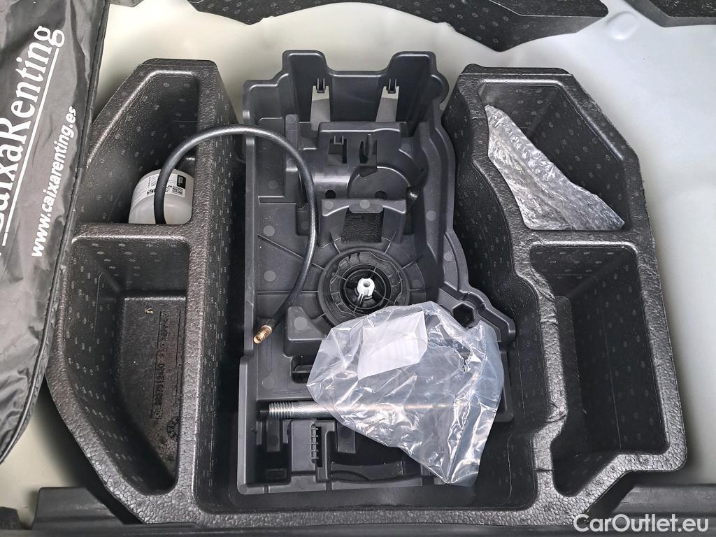  Peugeot  208 PEUGEOT  / 2019 / 5P / berlina con portón PureTech 73kW (100CV) Allure #9