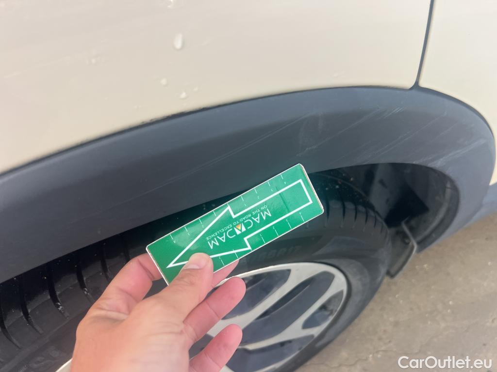  Renault  Captur RENAULT  / 2017 / 5P / crossover Zen TCe 66kW (90CV) -18 (CX) #10