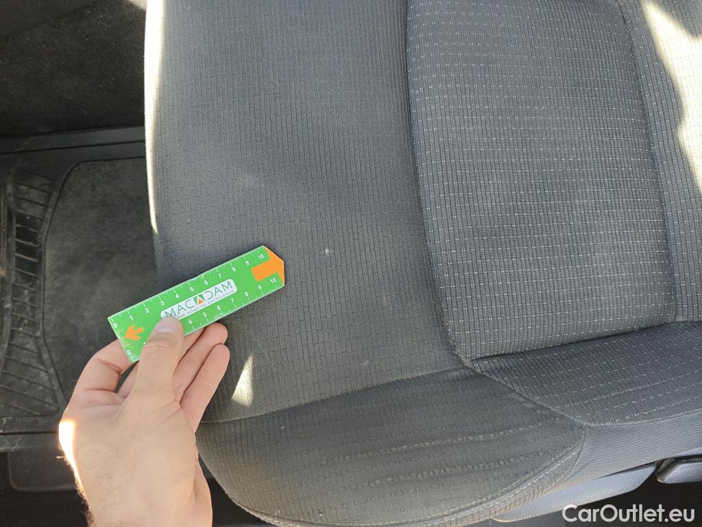  Toyota  C-HR TOYOTA  / 2016 / 5P / todoterreno 1.8 125H Advance (CX) #17