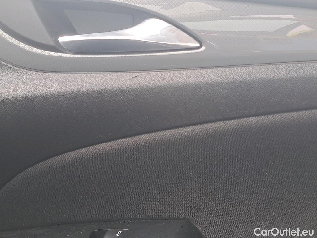  Opel  Insignia OPEL  5p 2G berlina con portón GS 1.6 CDTi 100kW Turbo D Selective #39