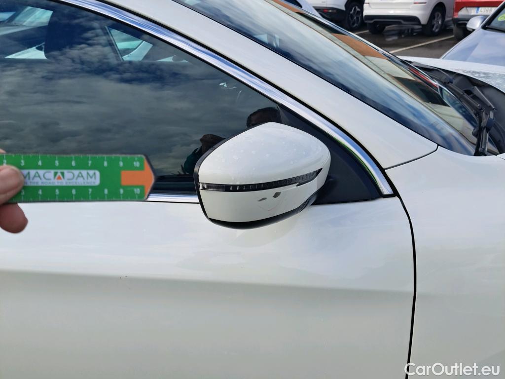  Nissan  Qashqai NISSAN  / 2017 / 5P / todoterreno DIG-T 103 kW (140 CV) E6D ACENTA #40