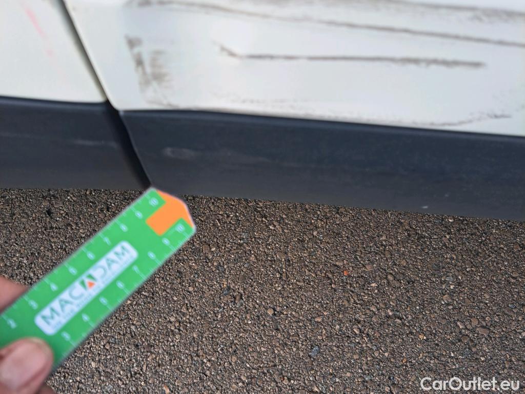  Nissan  Qashqai NISSAN  / 2017 / 5P / todoterreno DIG-T 103 kW (140 CV) E6D ACENTA #29