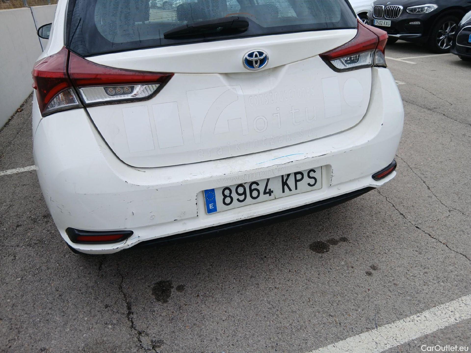  Toyota  Auris TOYOTA  / 2015 / 5P / berlina con portón 1.8 140H Hybrid Business #30