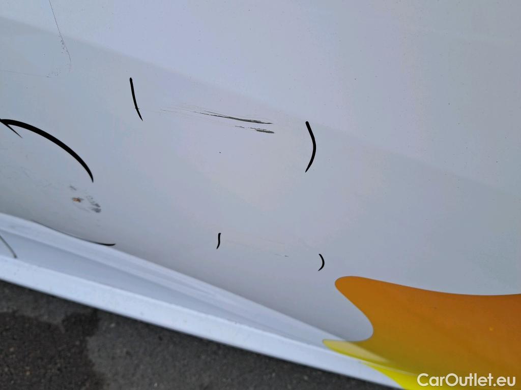  Peugeot  208 PEUGEOT  / 2019 / 5P / berlina con portón PureTech 73kW (100CV) Allure #16