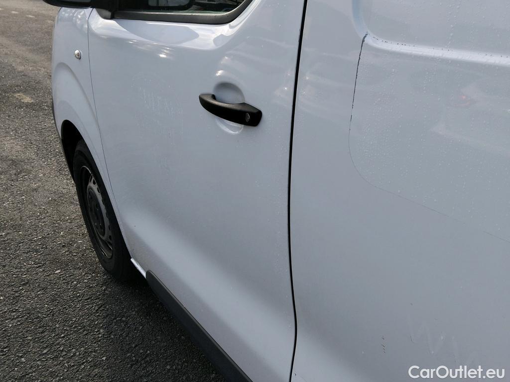  Citroen  Jumpy CITROEN  / 2016 / 4P / furgón Talla M BlueHDi 120 S&S 6v Club (CA) #24