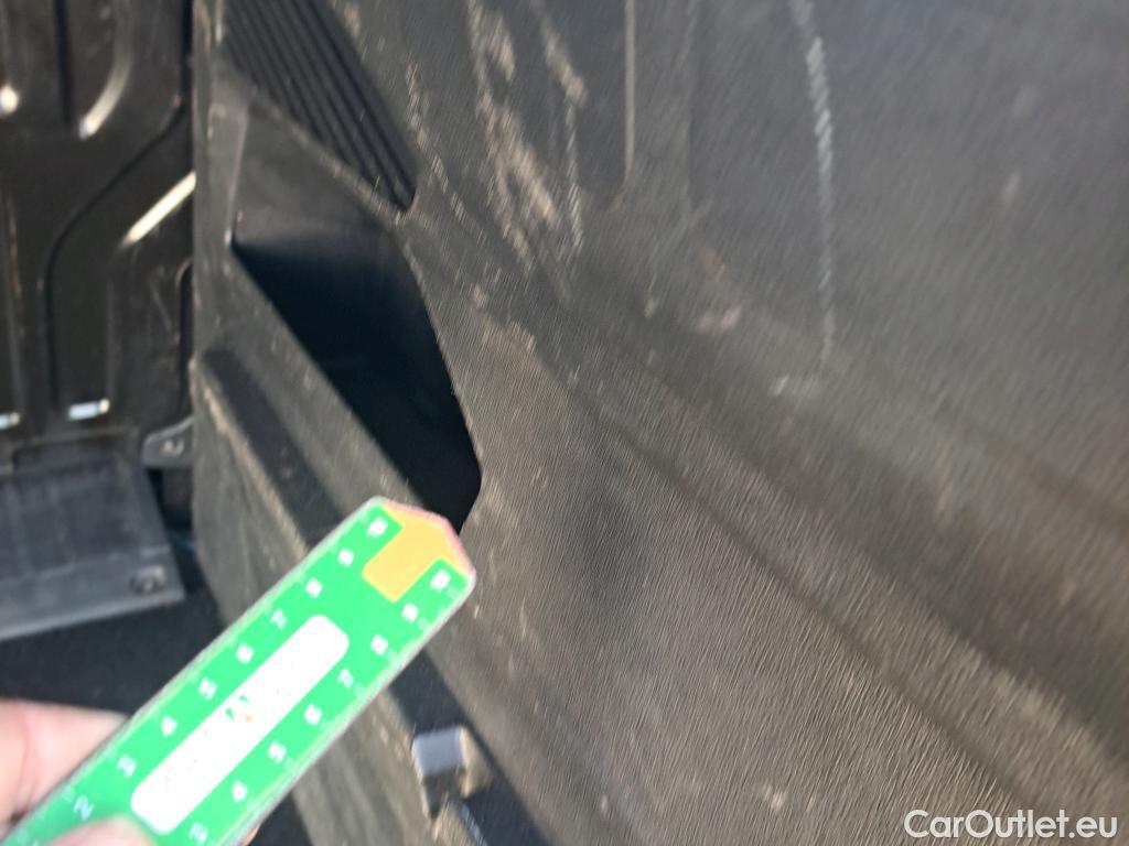  Citroen  Berlingo CITROEN  / 2018 / 4P / combi Talla M BlueHDi 100 LIVE (AC) #33