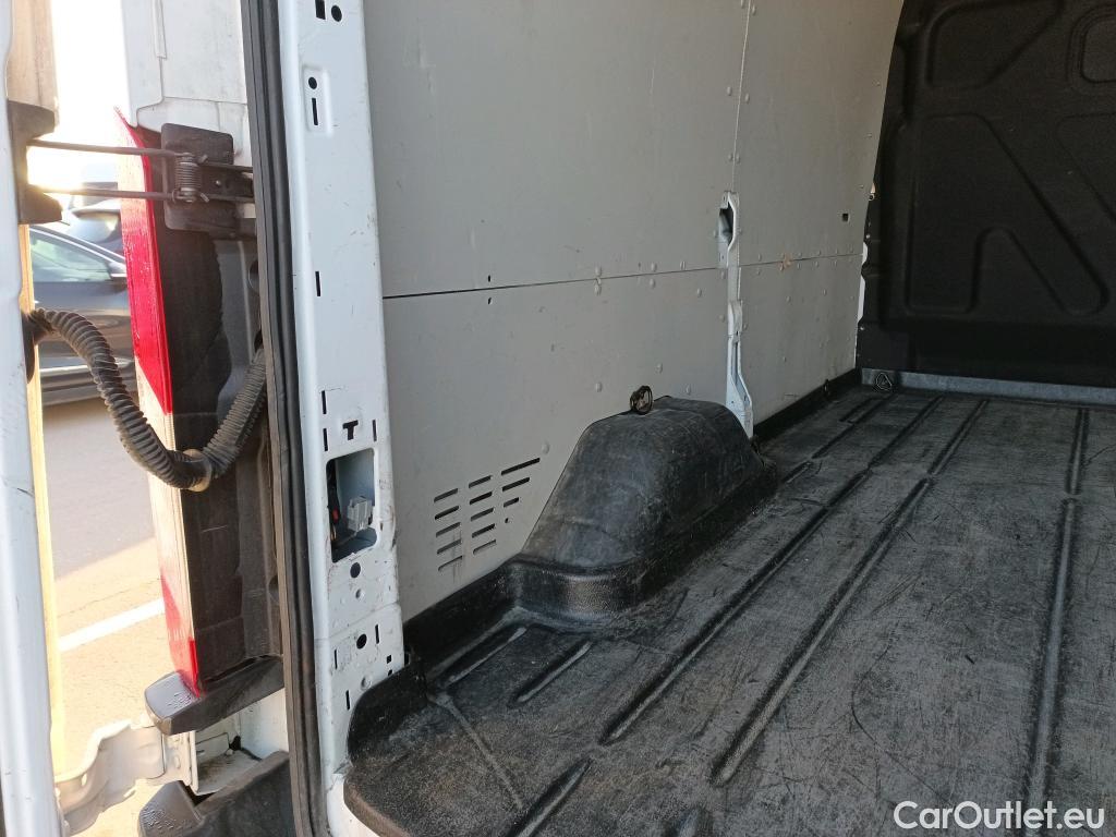  Ford  Transit FORD  / 2013 / 4P / furgón 350 96kW L2H2 Van Trend RWD MHEV #18