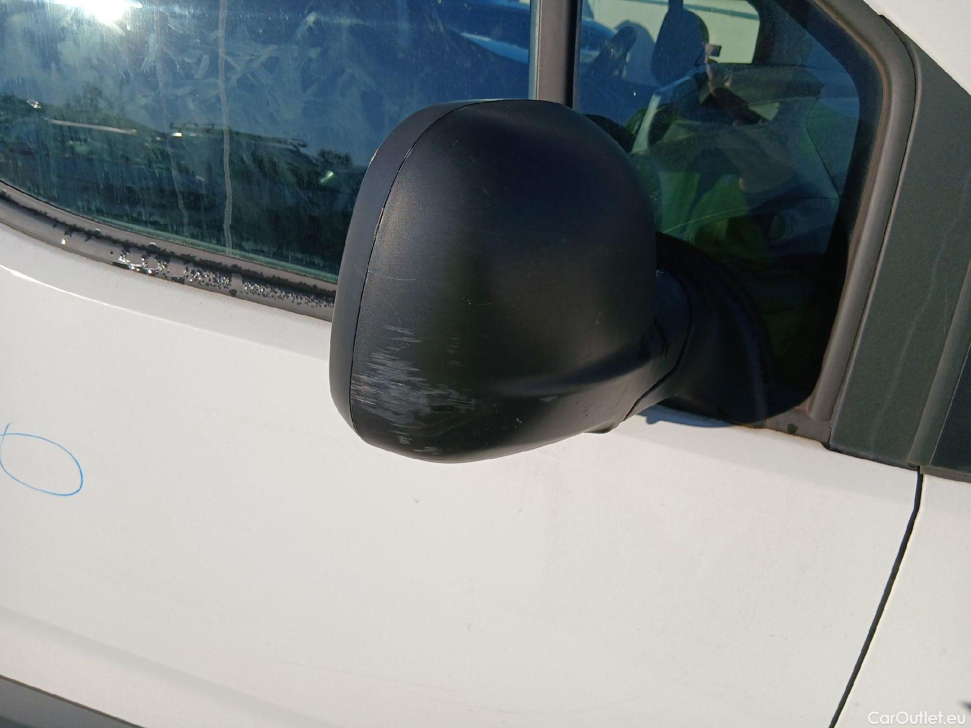  Citroen  Berlingo CITROEN  / 2018 / 3P / furgón derivado de turismo Talla M BlueHDi 100 CONTROL #41