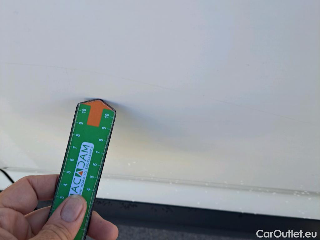  Citroen  Berlingo CITROEN  / 2018 / 4P / combi Talla M BlueHDi 100 LIVE (AC) #51