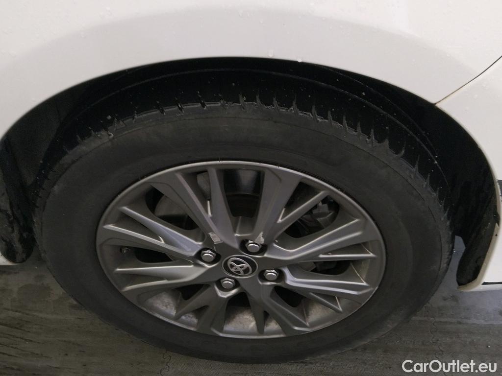  Toyota  Yaris TOYOTA  / 2017 / 5P / berlina con portón 1.5 100H Active #11