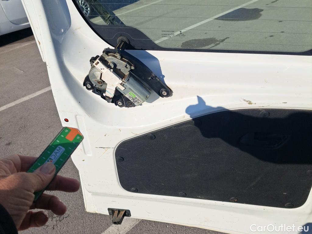  Citroen  Berlingo CITROEN  / 2018 / 4P / combi Talla M BlueHDi 100 LIVE (AC) #34