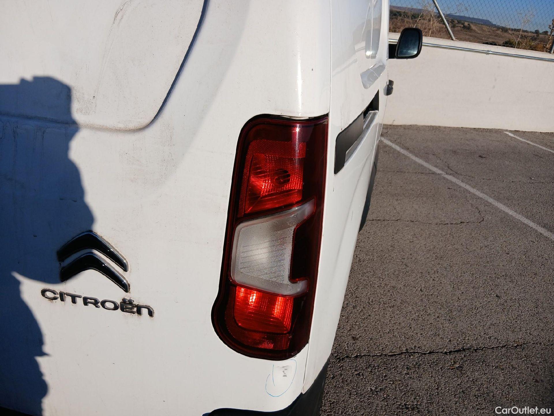  Citroen  Berlingo CITROEN  / 2018 / 3P / furgón derivado de turismo Talla M BlueHDi 100 CONTROL #27