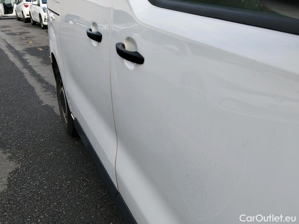  Citroen  Jumpy CITROEN  / 2016 / 4P / furgón Talla M BlueHDi 120 S&S 6v Club (CA) #16