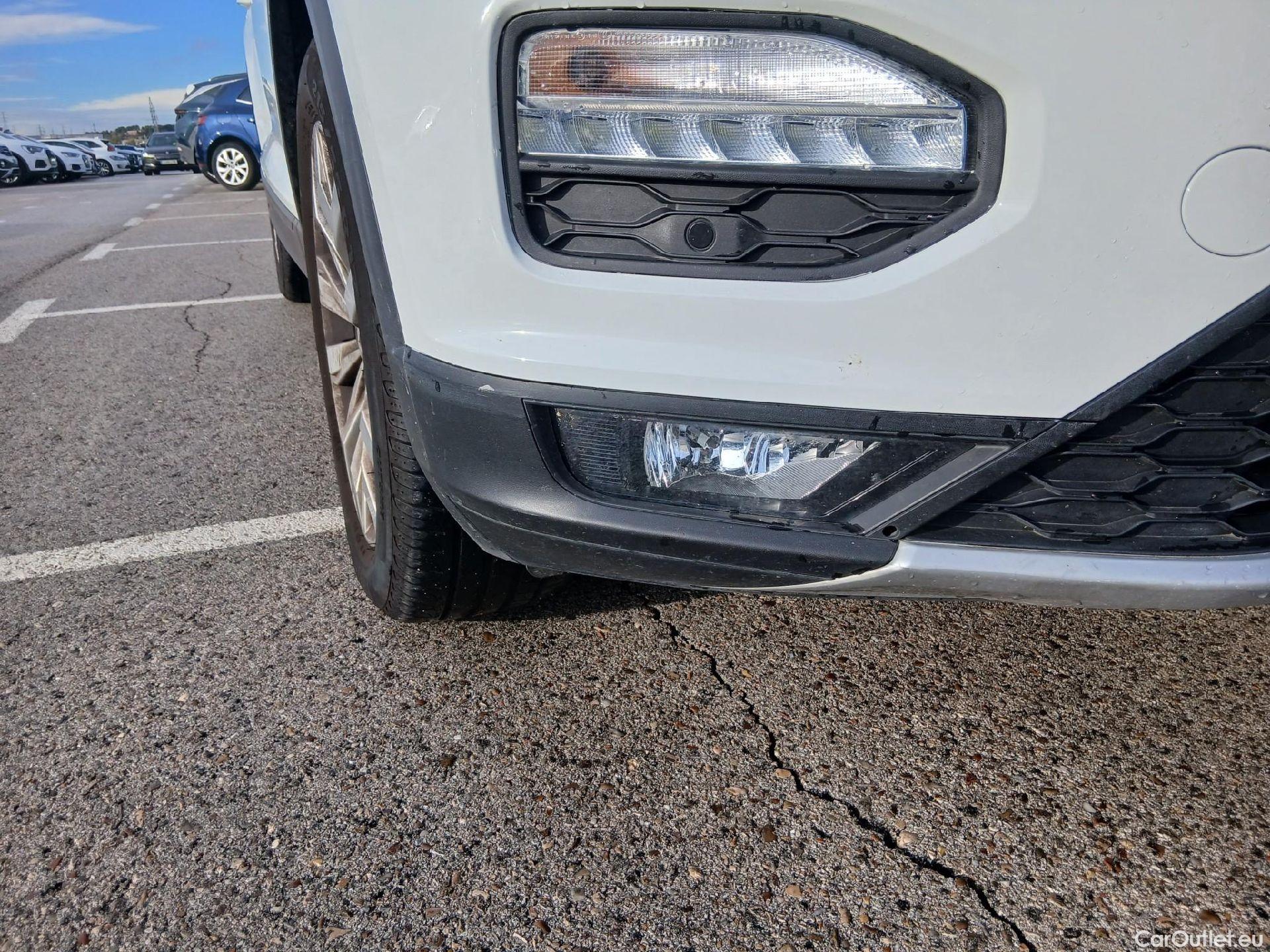  Volkswagen  T-ROC VOLKSWAGEN  / 2017 / 5P / todoterreno Advance 1.0 TSI 85kW (115CV) #6