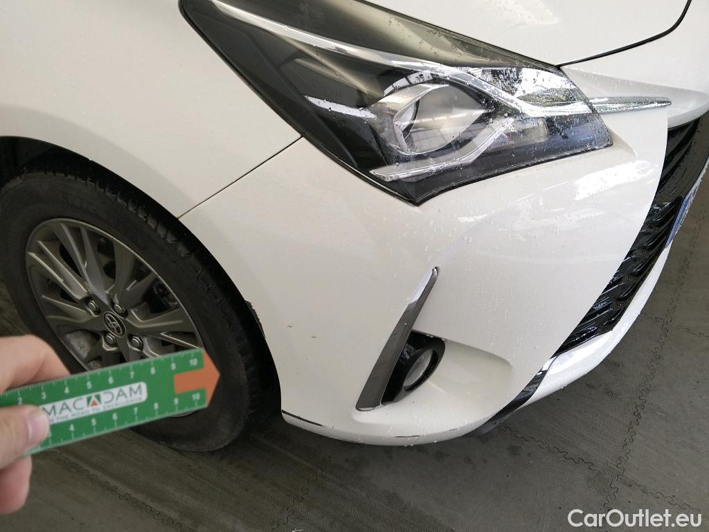  Toyota  Yaris TOYOTA  / 2017 / 5P / berlina con portón 1.5 100H Active #14