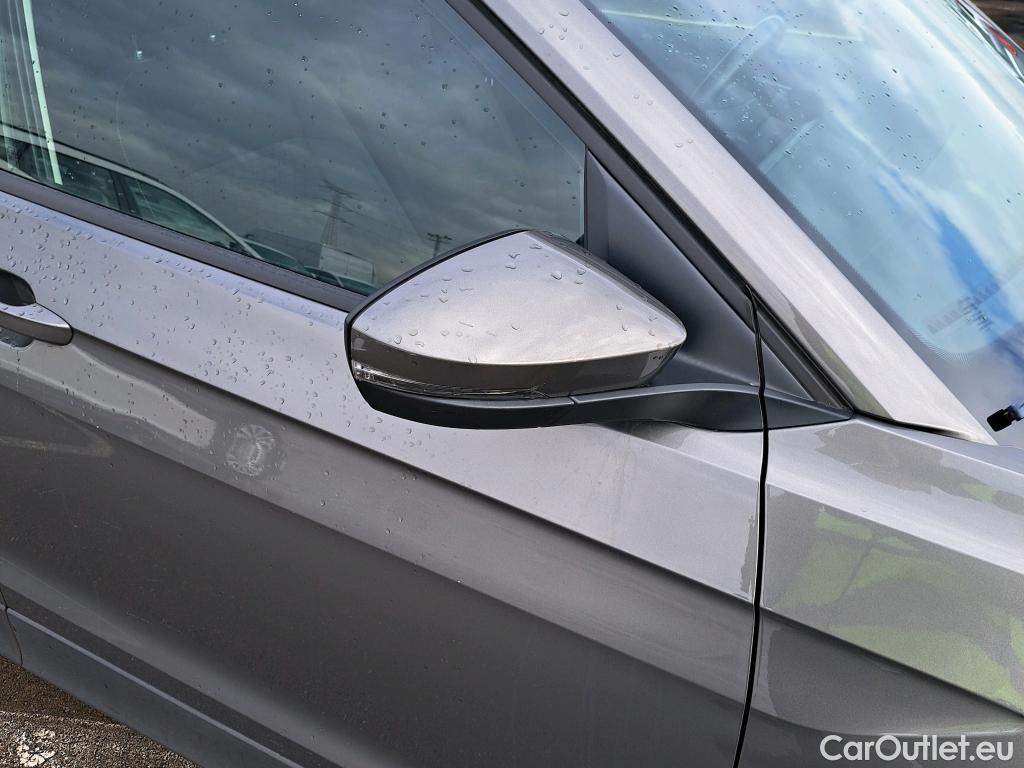  Volkswagen  T-CROSS VOLKSWAGEN  / 2018 / 5P / todoterreno Advance 1.0 TSI 85kW (115CV) DSG (AC) #18