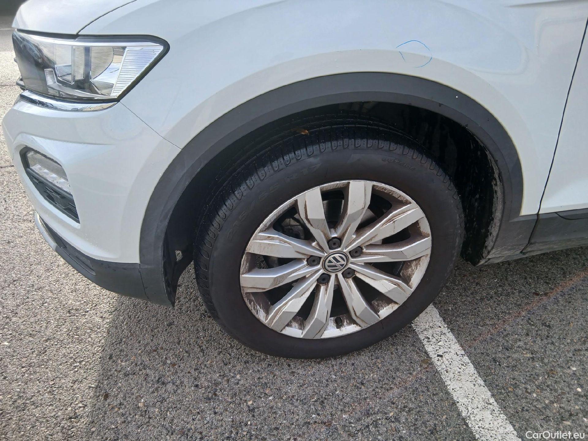  Volkswagen  T-ROC VOLKSWAGEN  / 2017 / 5P / todoterreno Advance 1.0 TSI 85kW (115CV) #9